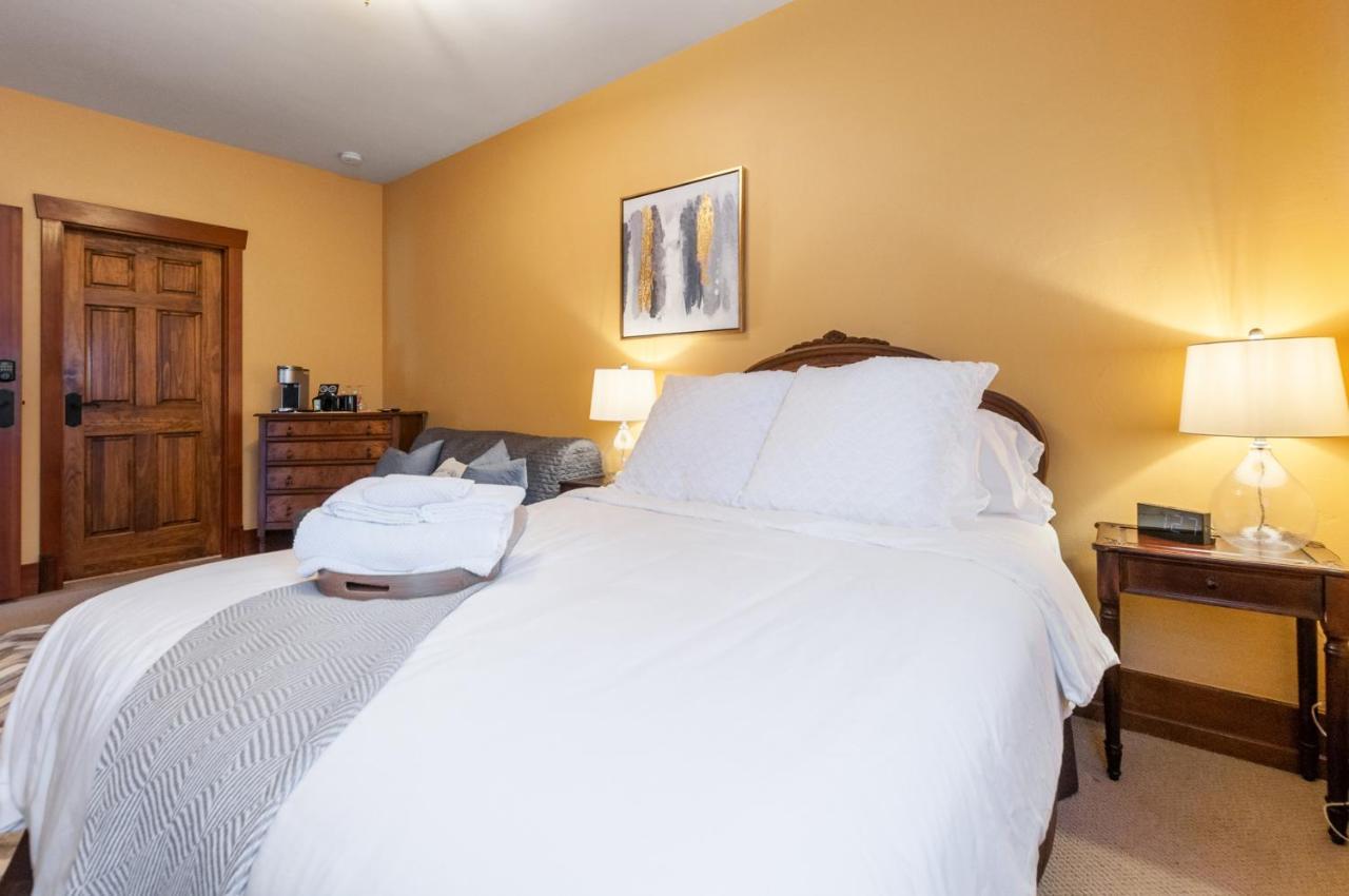 Casa Grande Inn & Suites Пентиктън Екстериор снимка